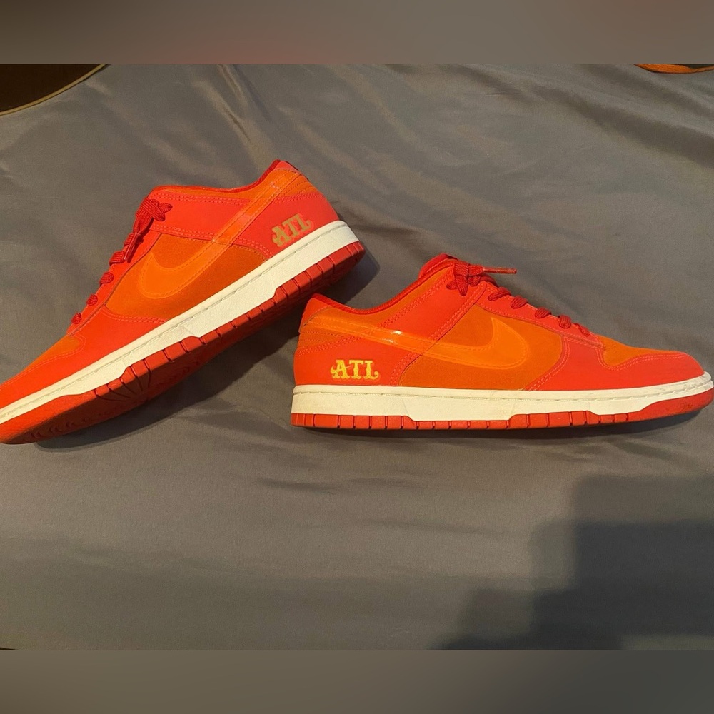 ATL dunks low